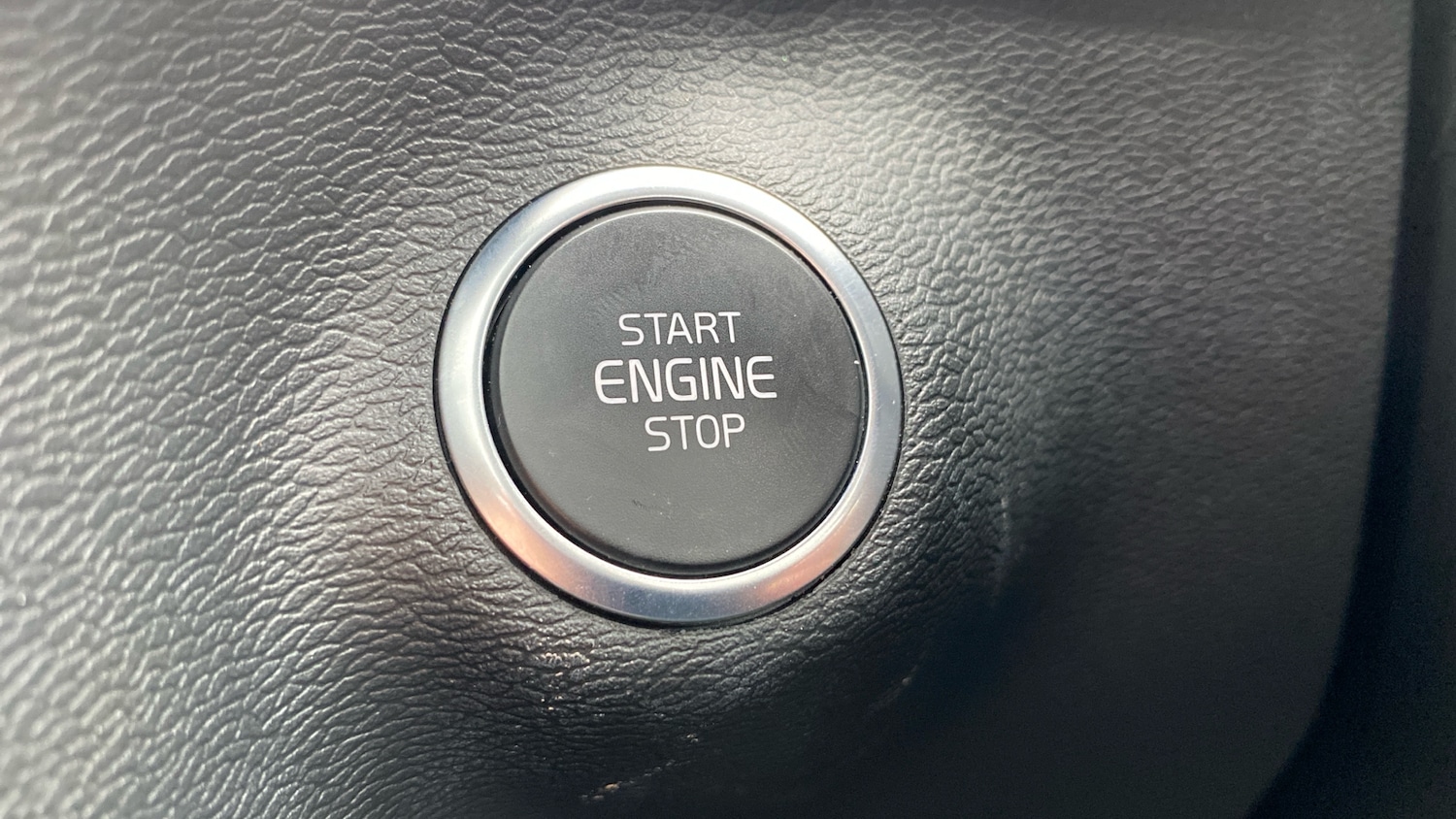 Used Volvo XC40 2022 for sale - 76653265: Photo 43