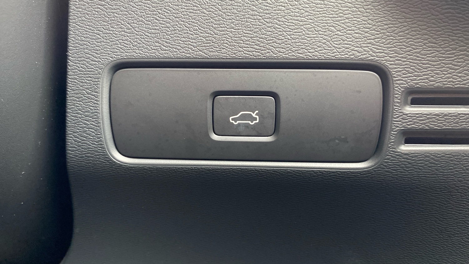 Used Volvo XC40 2022 for sale - 76653265: Photo 44