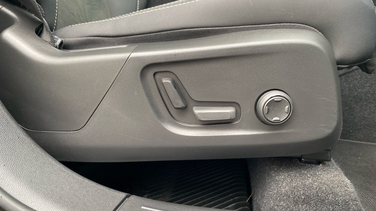 Used Volvo XC40 2022 for sale - 76653265: Photo 45