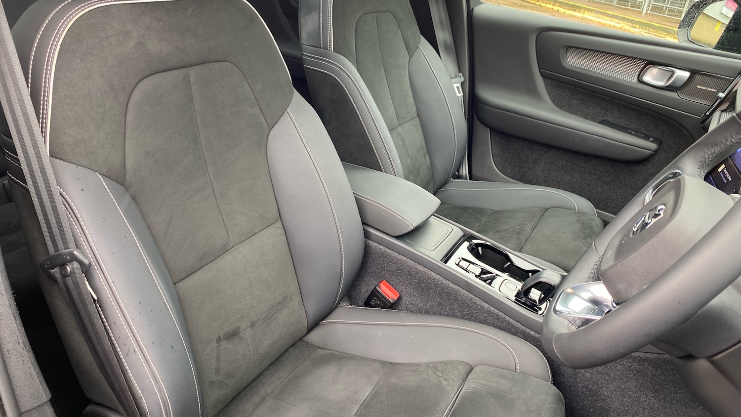 Used Volvo XC40 2022 for sale - 76653265: Photo 47