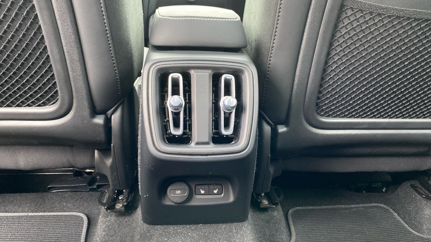 Used Volvo XC40 2022 for sale - 76653265: Photo 50