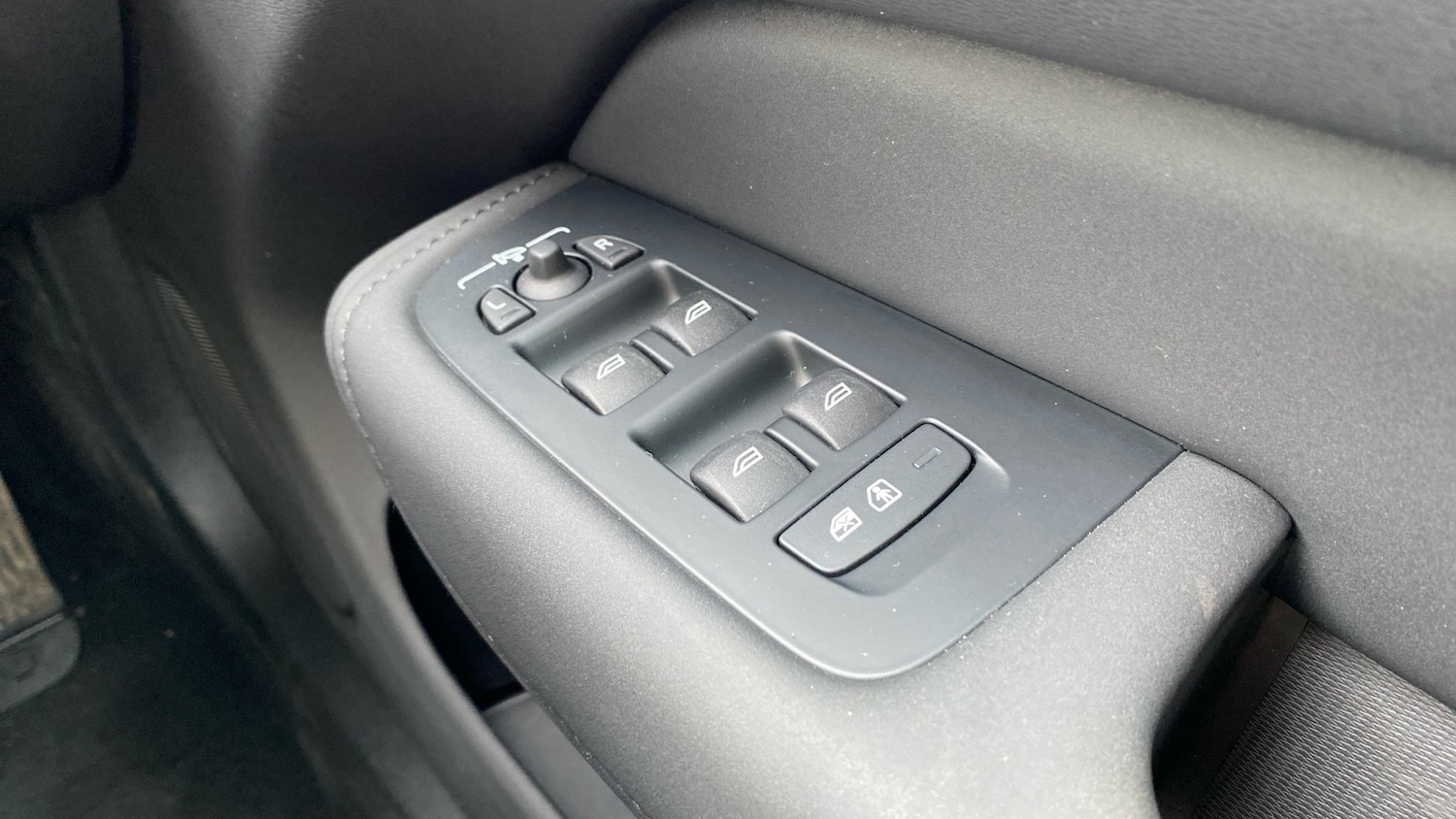 Used Volvo XC60 2025 for sale - 77489902: Photo 21