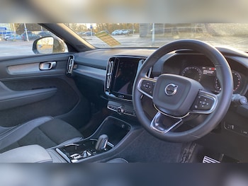 Used Volvo XC40 2021 for sale - 76734928: Photo