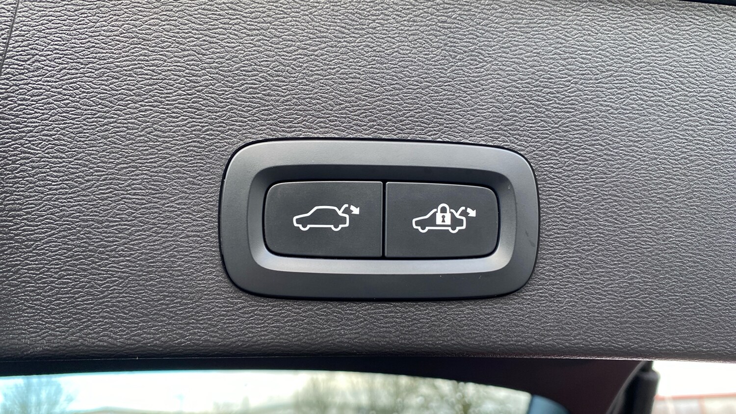 Used Volvo XC40 2022 for sale - 77342531: Photo 25