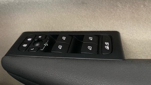 Used Volvo XC40 2023 for sale - 75526441: Photo 26