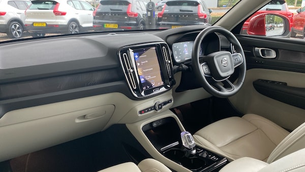 Used Volvo XC40 2023 for sale - 75526441: Photo 4