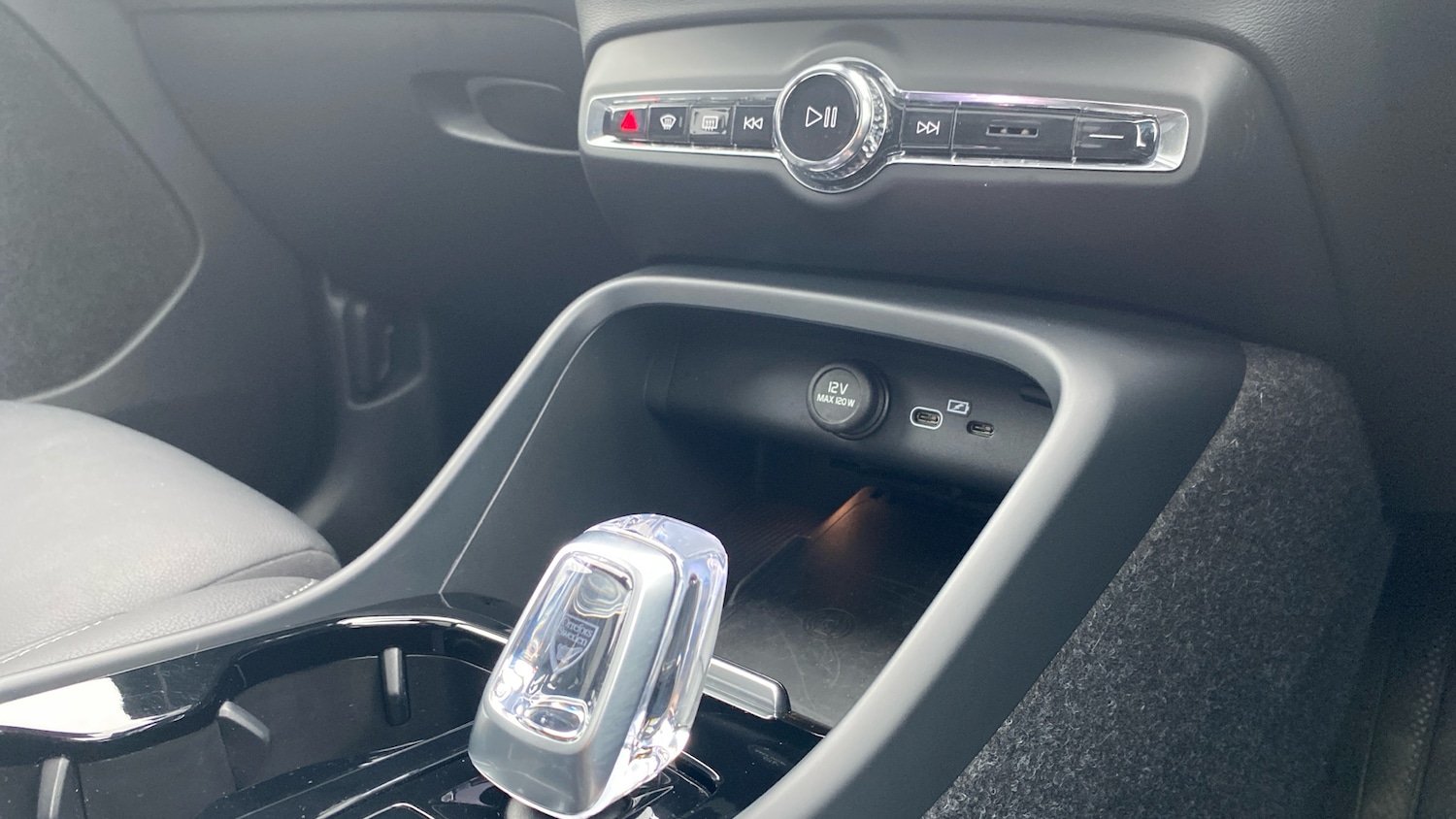 Used Volvo XC40 2024 for sale - 76653277: Photo 14