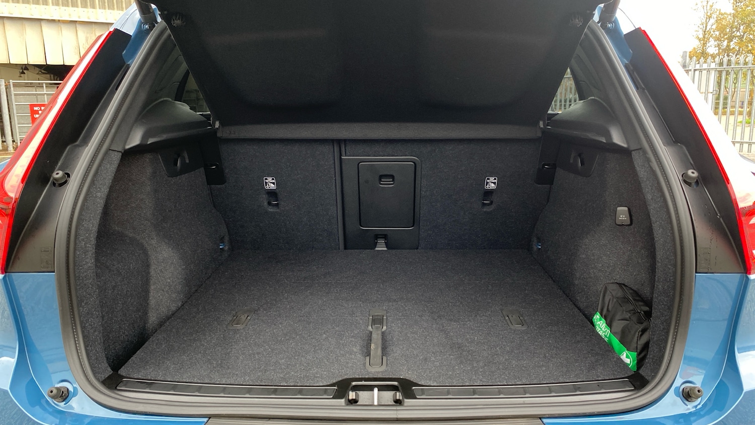 Used Volvo XC40 2024 for sale - 76653277: Photo 17