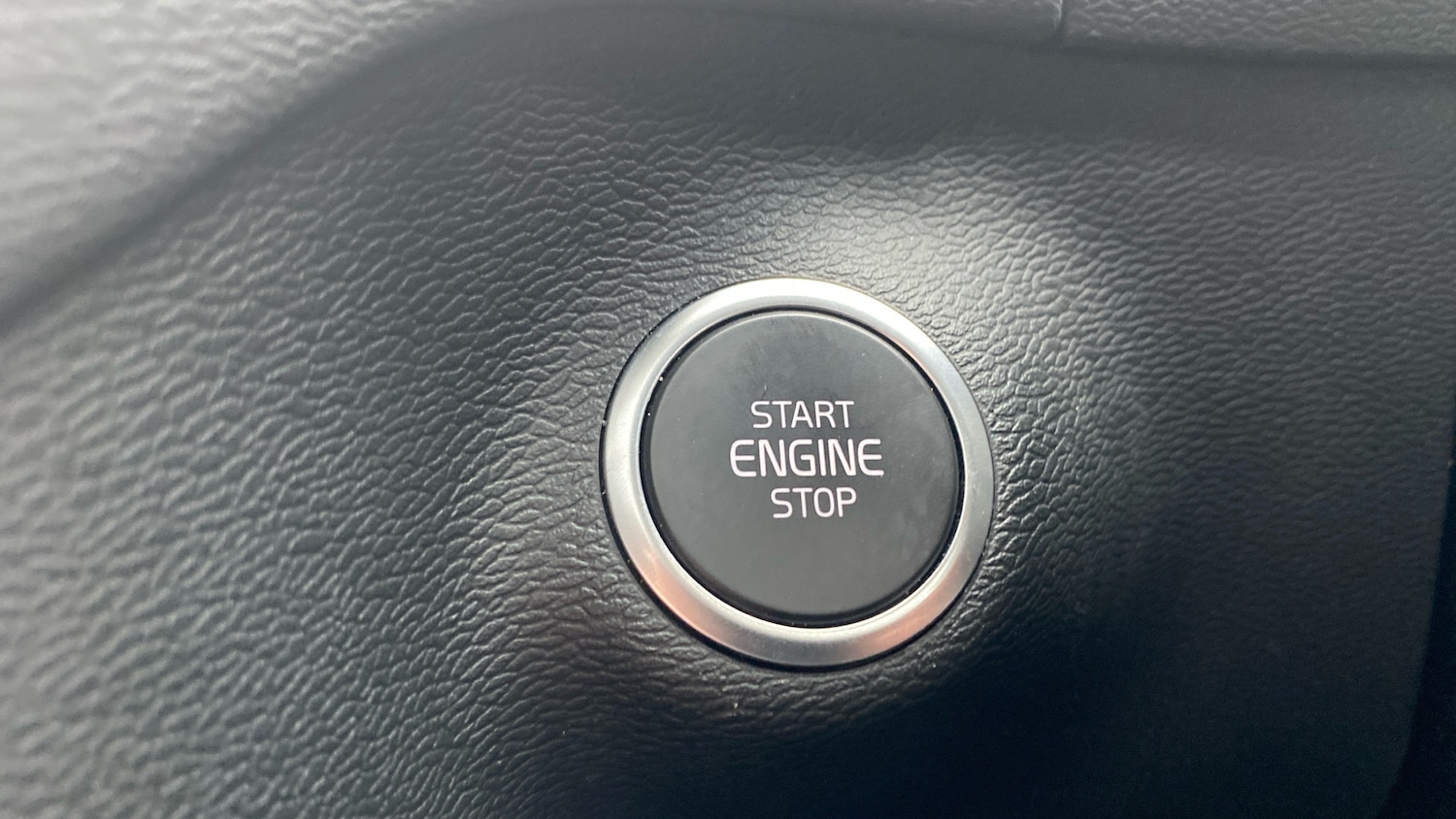 Used Volvo XC40 2024 for sale - 76653277: Photo 22