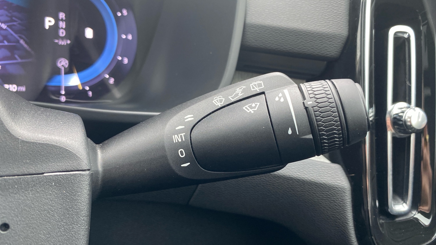 Used Volvo XC40 2024 for sale - 76653277: Photo 24