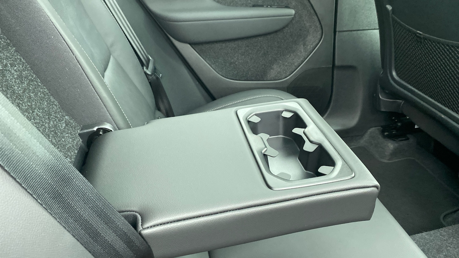 Used Volvo XC40 2024 for sale - 76653277: Photo 25