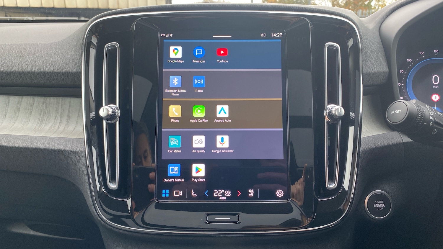 Used Volvo XC40 2024 for sale - 76653277: Photo 28