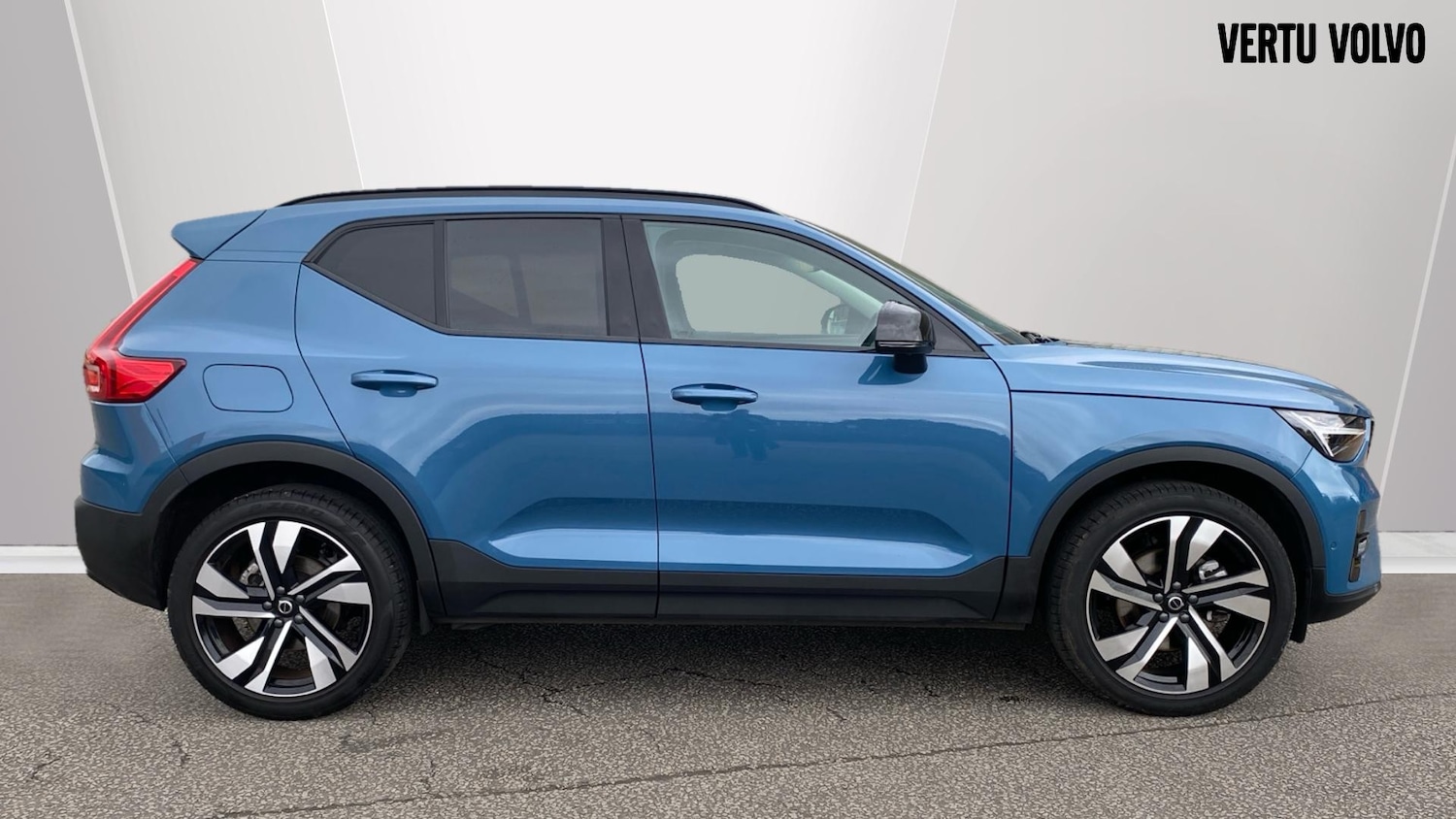 Used Volvo XC40 2024 for sale - 76653277: Photo 3