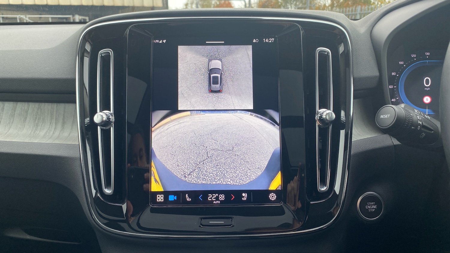 Used Volvo XC40 2024 for sale - 76653277: Photo 30