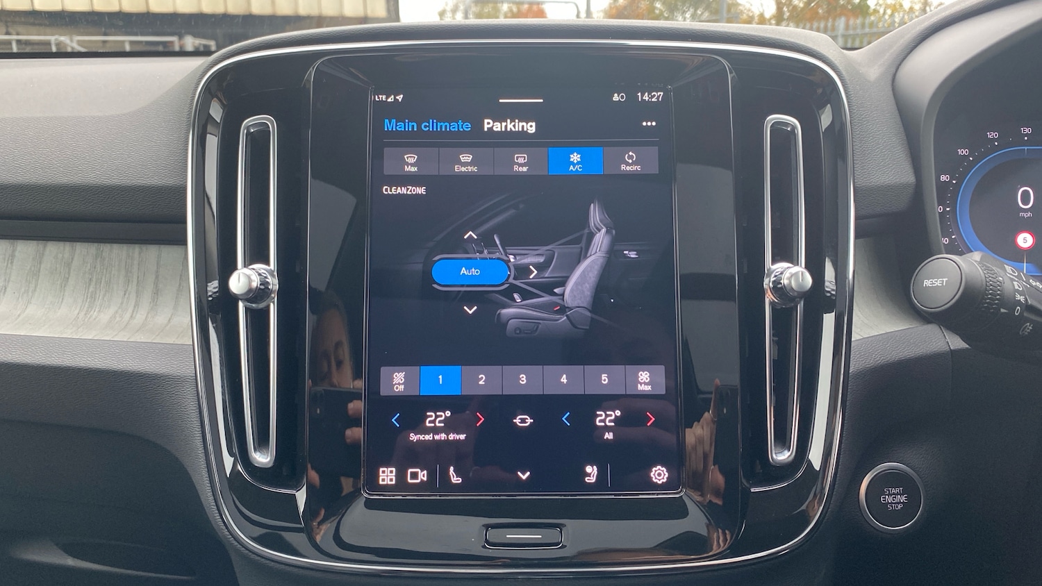 Used Volvo XC40 2024 for sale - 76653277: Photo 31