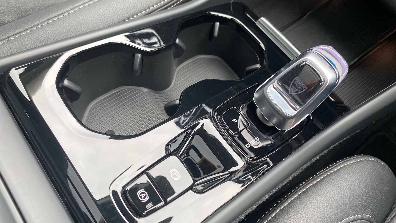 Used Volvo XC40 2024 for sale - 76653277: Photo 40