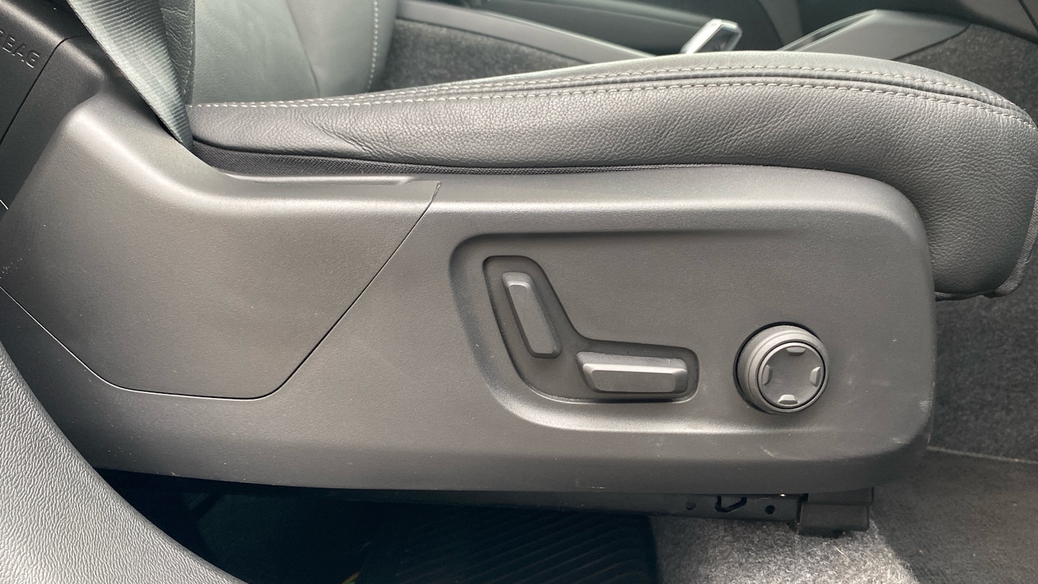 Used Volvo XC40 2024 for sale - 76653277: Photo 42