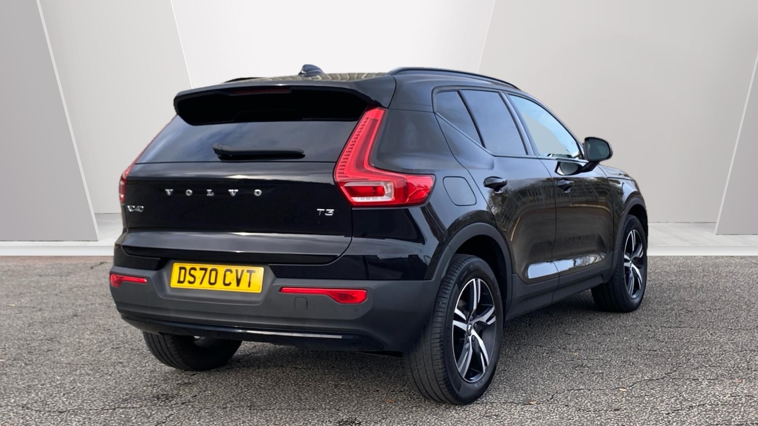 Used Volvo XC40 2020 for sale - 76653281: Photo 2