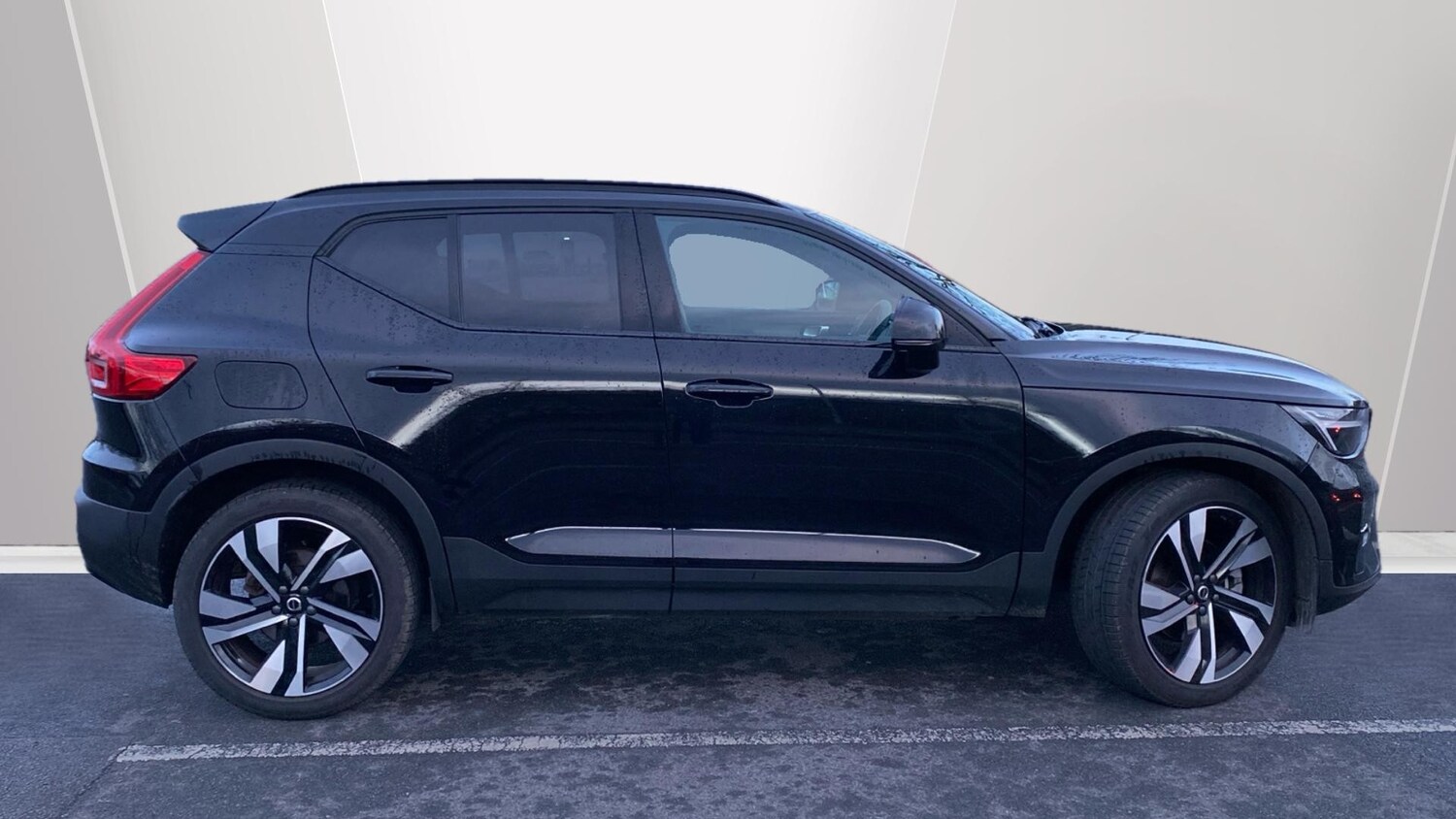 Used Volvo XC40 2024 for sale - 76722711: Photo 3