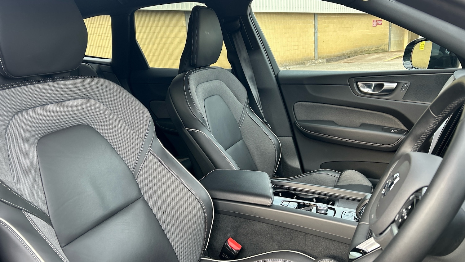 Used Volvo XC60 2022 for sale - 76653212: Photo 9