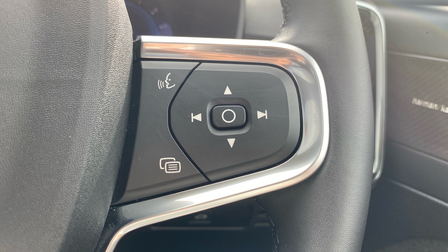 Used Volvo XC40 2025 for sale - 76006683: Photo 19