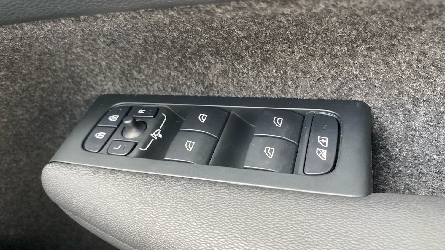 Used Volvo XC40 2025 for sale - 76006683: Photo 26