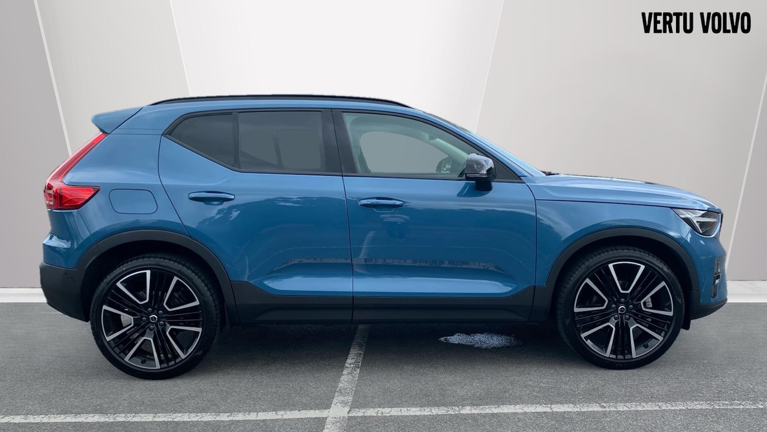 Used Volvo XC40 2025 for sale - 76006683: Photo 3