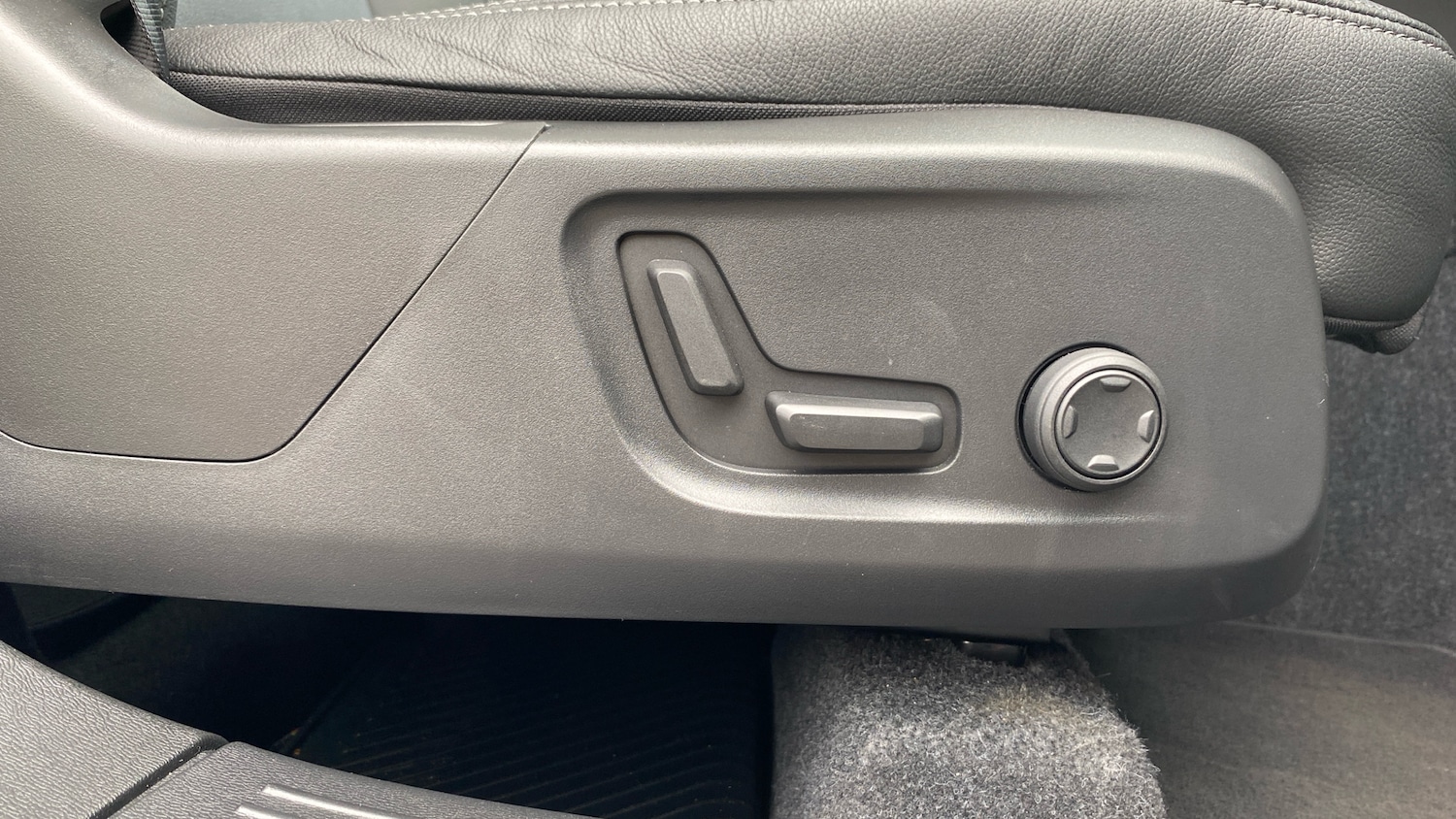 Used Volvo XC40 2025 for sale - 76006683: Photo 41