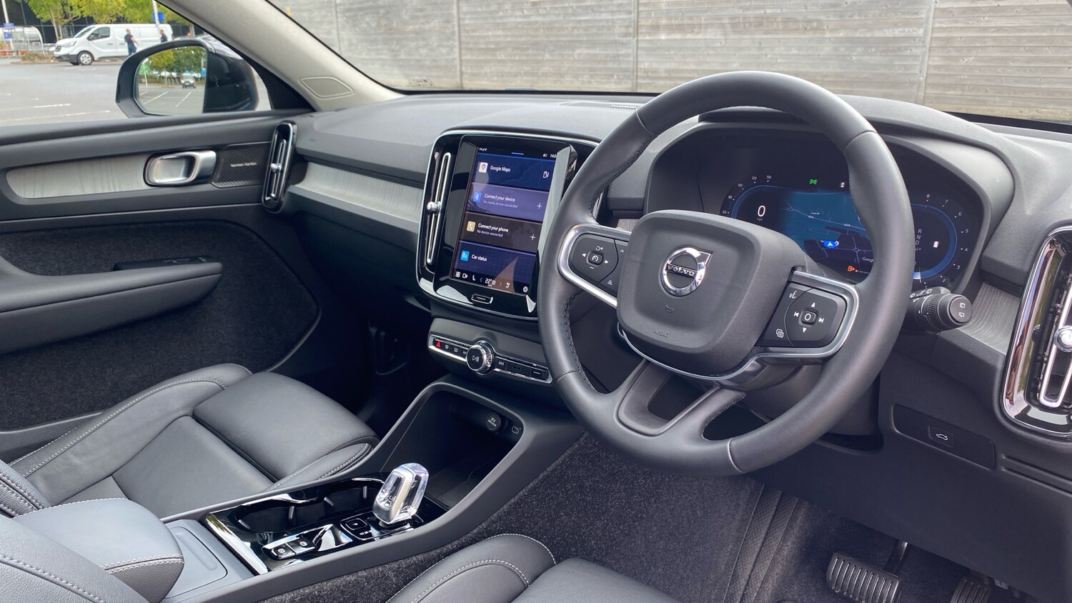 Used Volvo XC40 2025 for sale - 76006683: Photo 5