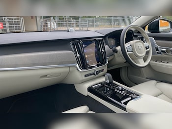 Used Volvo V90 2024 for sale - 75390981: Photo