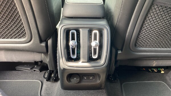 Used Volvo XC40 2022 for sale - 75332889: Photo 41