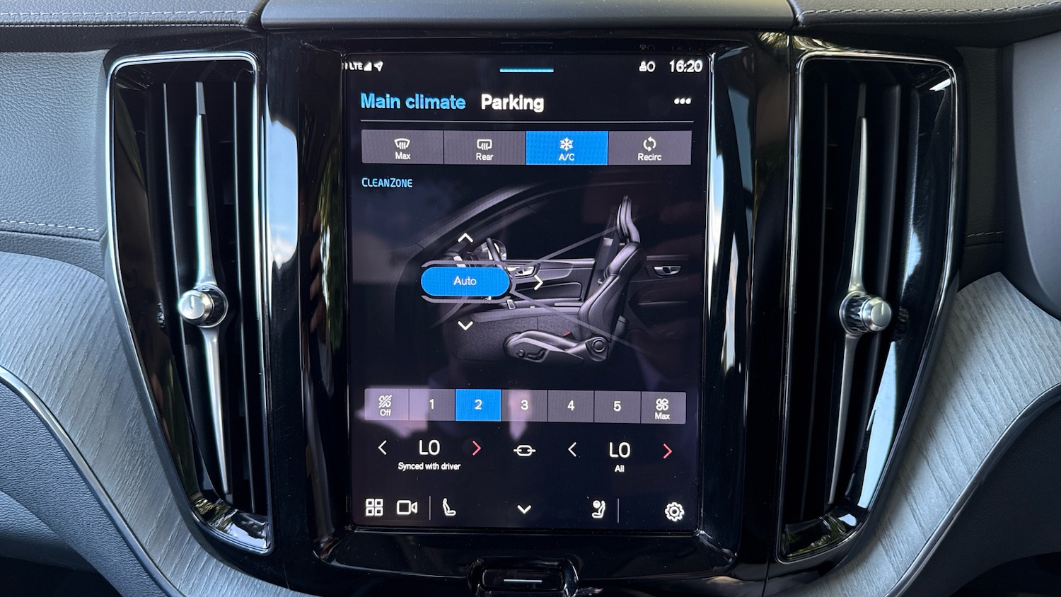 Used Volvo XC60 2024 for sale - 76719962: Photo 42