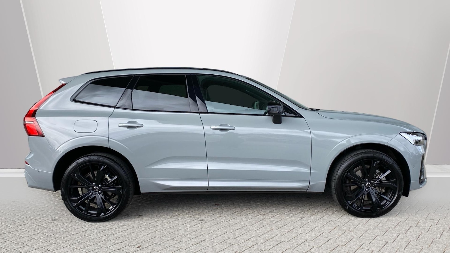 Used Volvo XC60 2025 for sale - 77851185: Photo 3