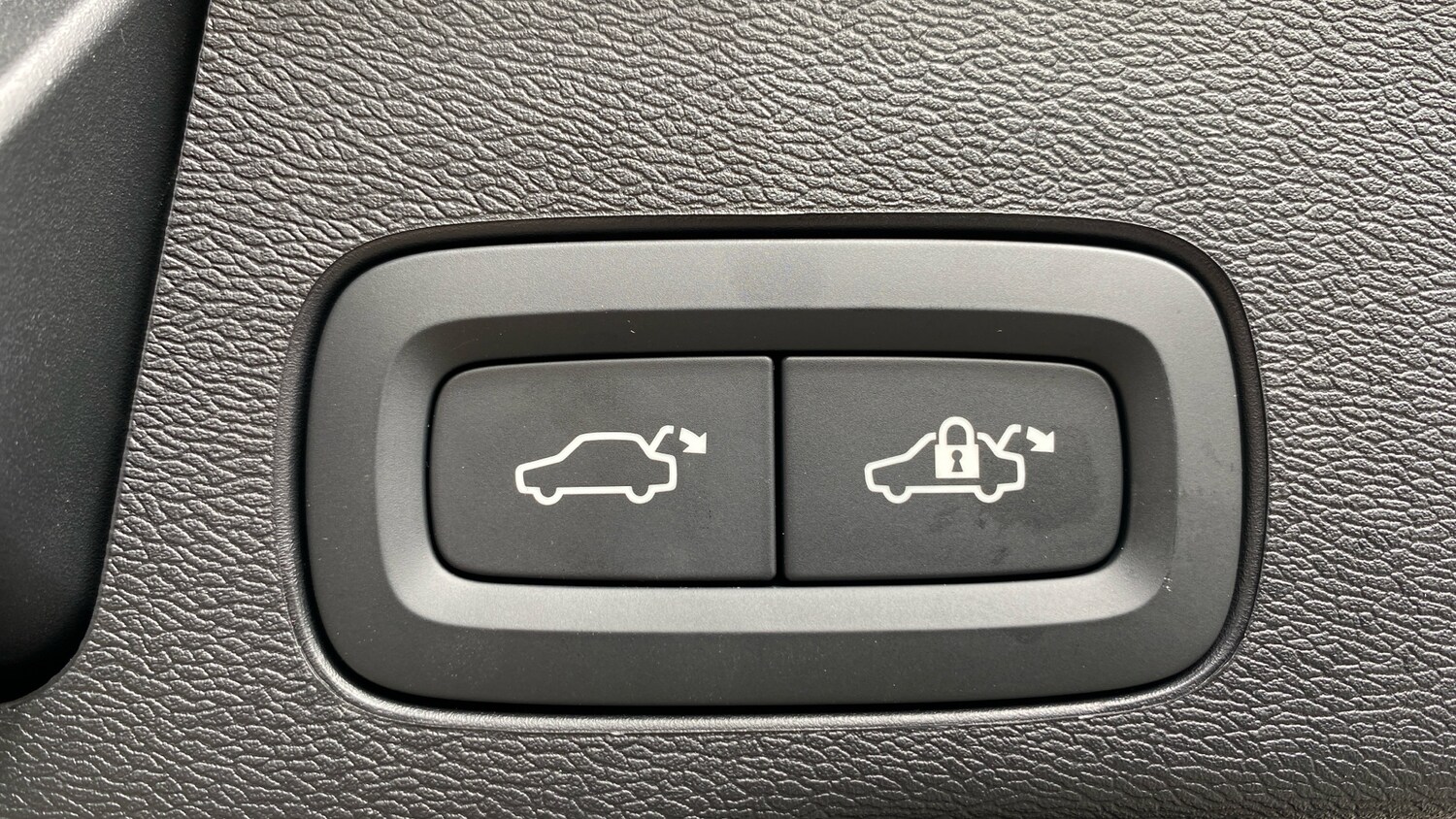 Used Volvo XC60 2025 for sale - 77851185: Photo 39