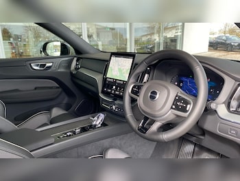 Used Volvo XC60 2025 for sale - 77851185: Photo