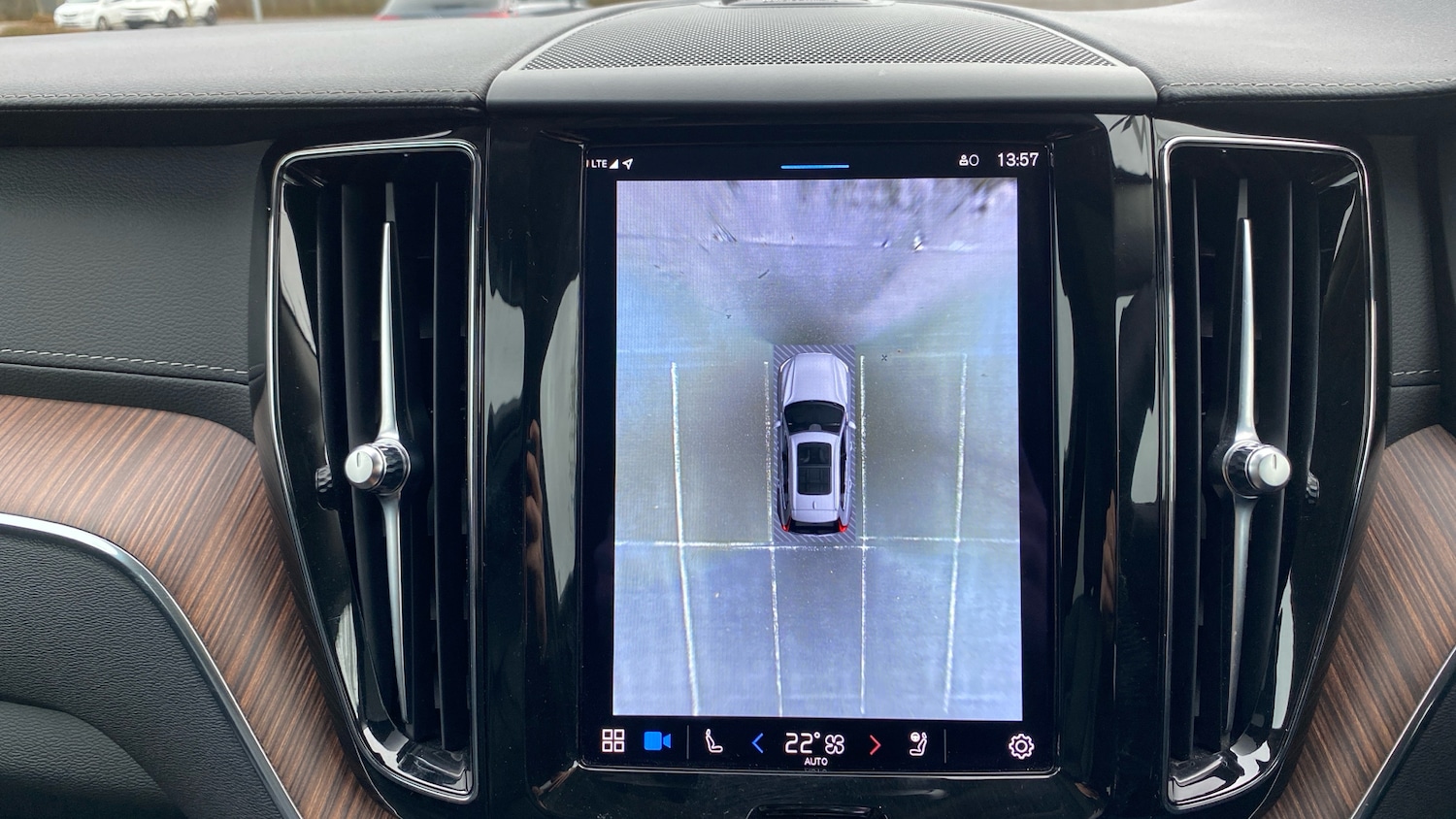 Used Volvo XC60 2022 for sale - 76877776: Photo 15