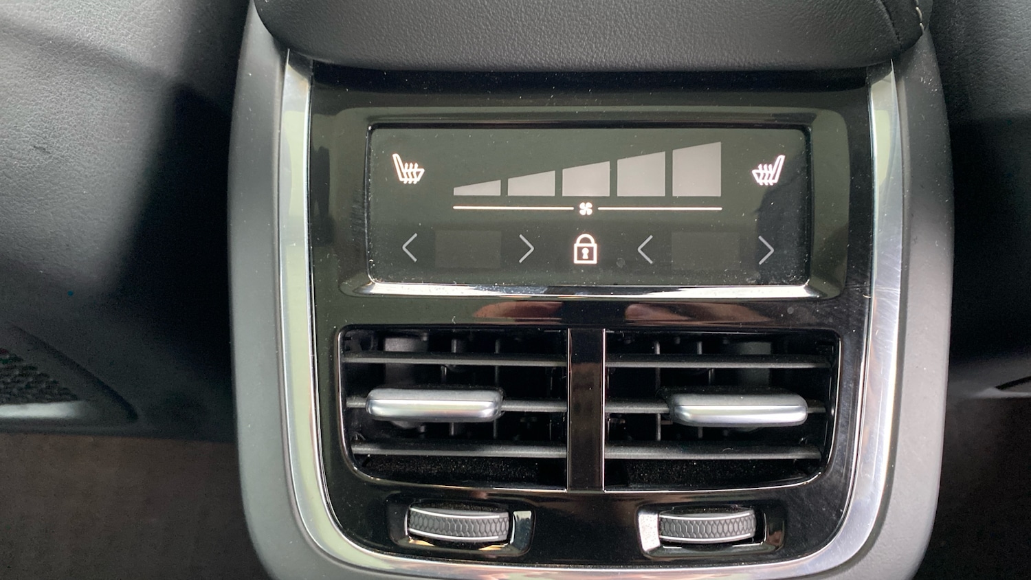 Used Volvo XC60 2022 for sale - 76877776: Photo 24