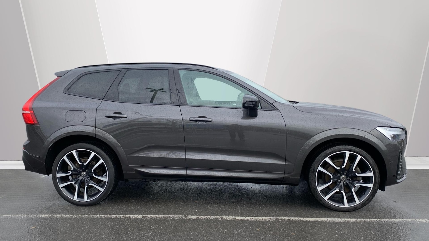 Used Volvo XC60 2022 for sale - 76877776: Photo 3