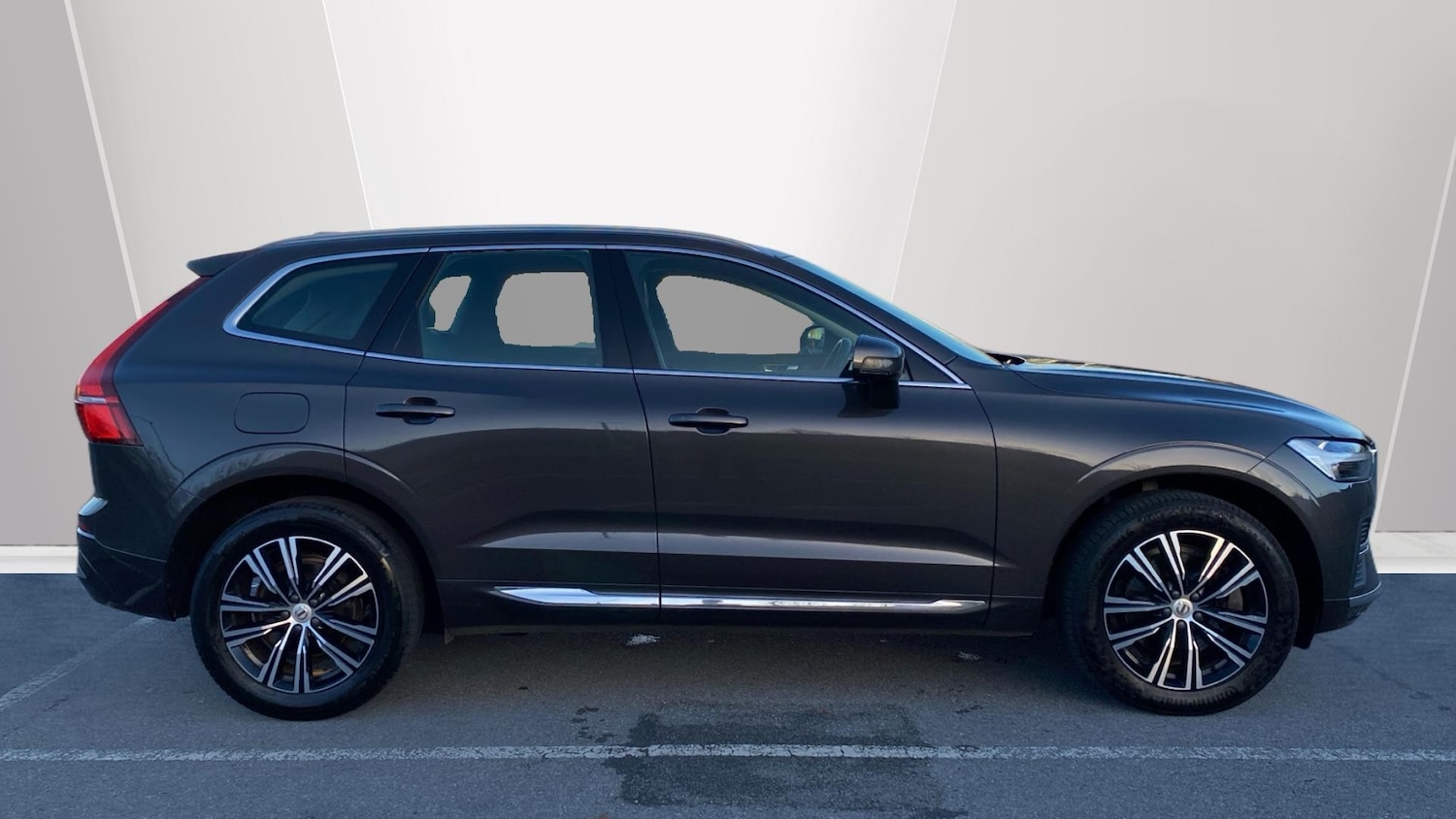 Used Volvo XC60 2022 for sale - 77105197: Photo 3