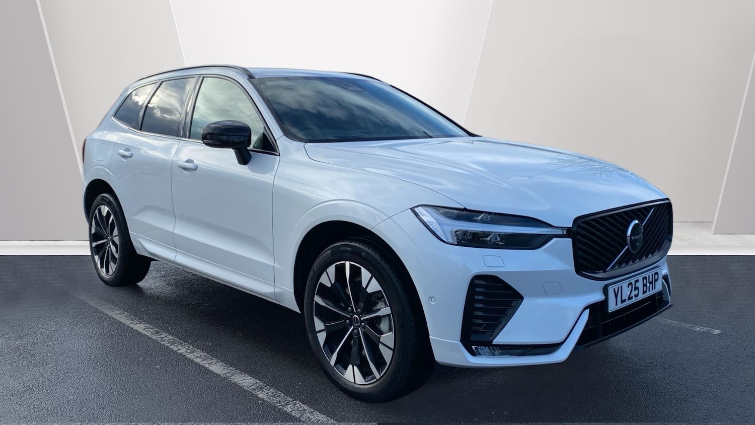 Used Volvo XC60 2025 for sale - 77323779: Photo 1