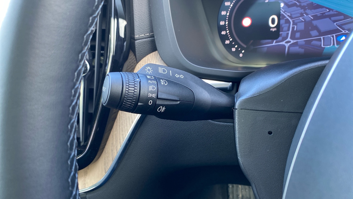 Used Volvo XC60 2025 for sale - 77323779: Photo 17