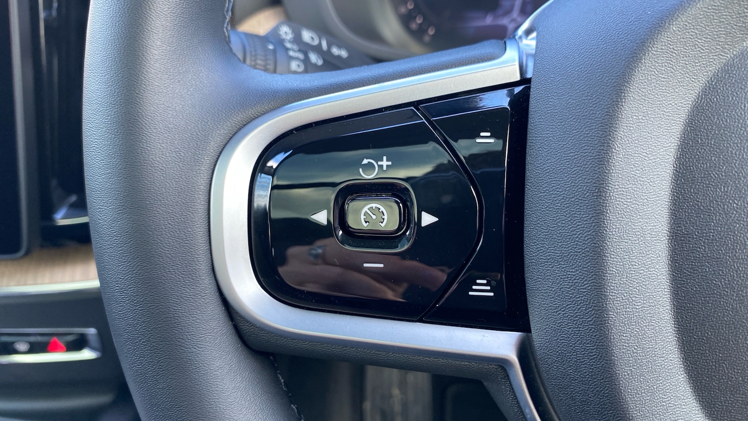 Used Volvo XC60 2025 for sale - 77323779: Photo 18