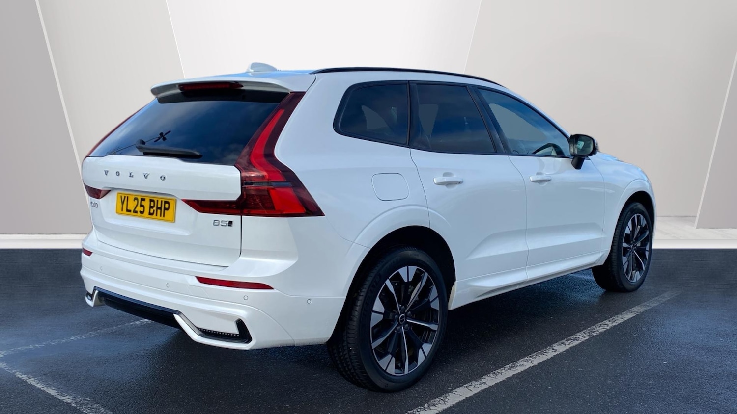Used Volvo XC60 2025 for sale - 77323779: Photo 2