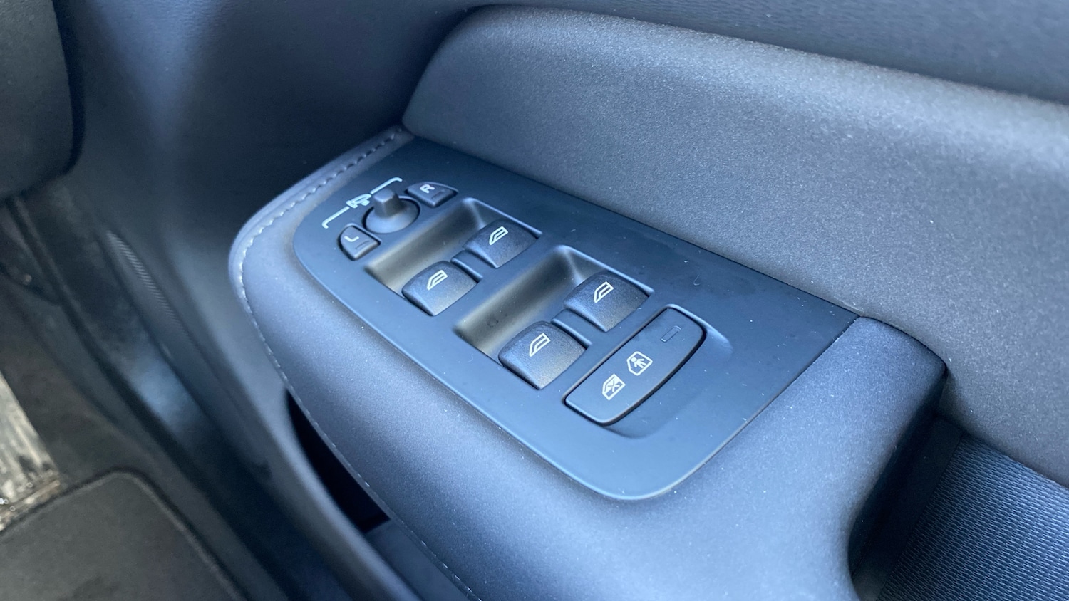 Used Volvo XC60 2025 for sale - 77323779: Photo 21