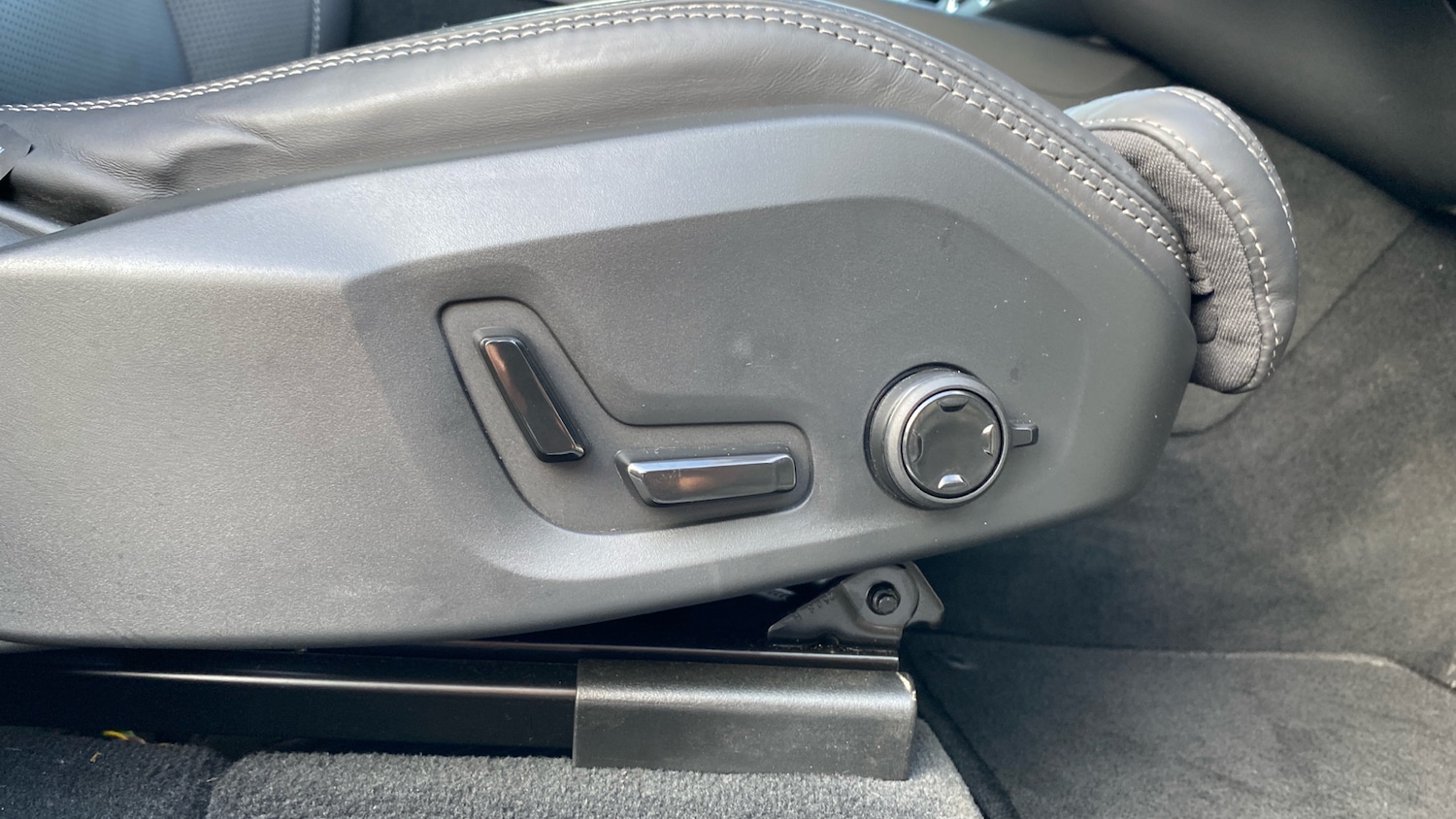 Used Volvo XC60 2025 for sale - 77323779: Photo 26