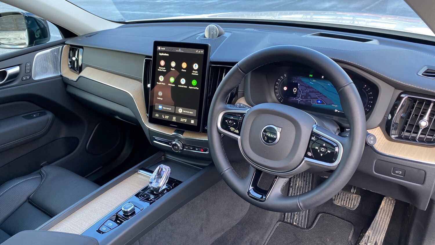 Used Volvo XC60 2025 for sale - 77323779: Photo 4