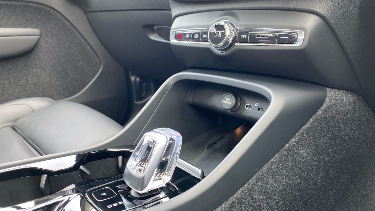 Used Volvo XC40 2025 for sale - 77069547: Photo 14