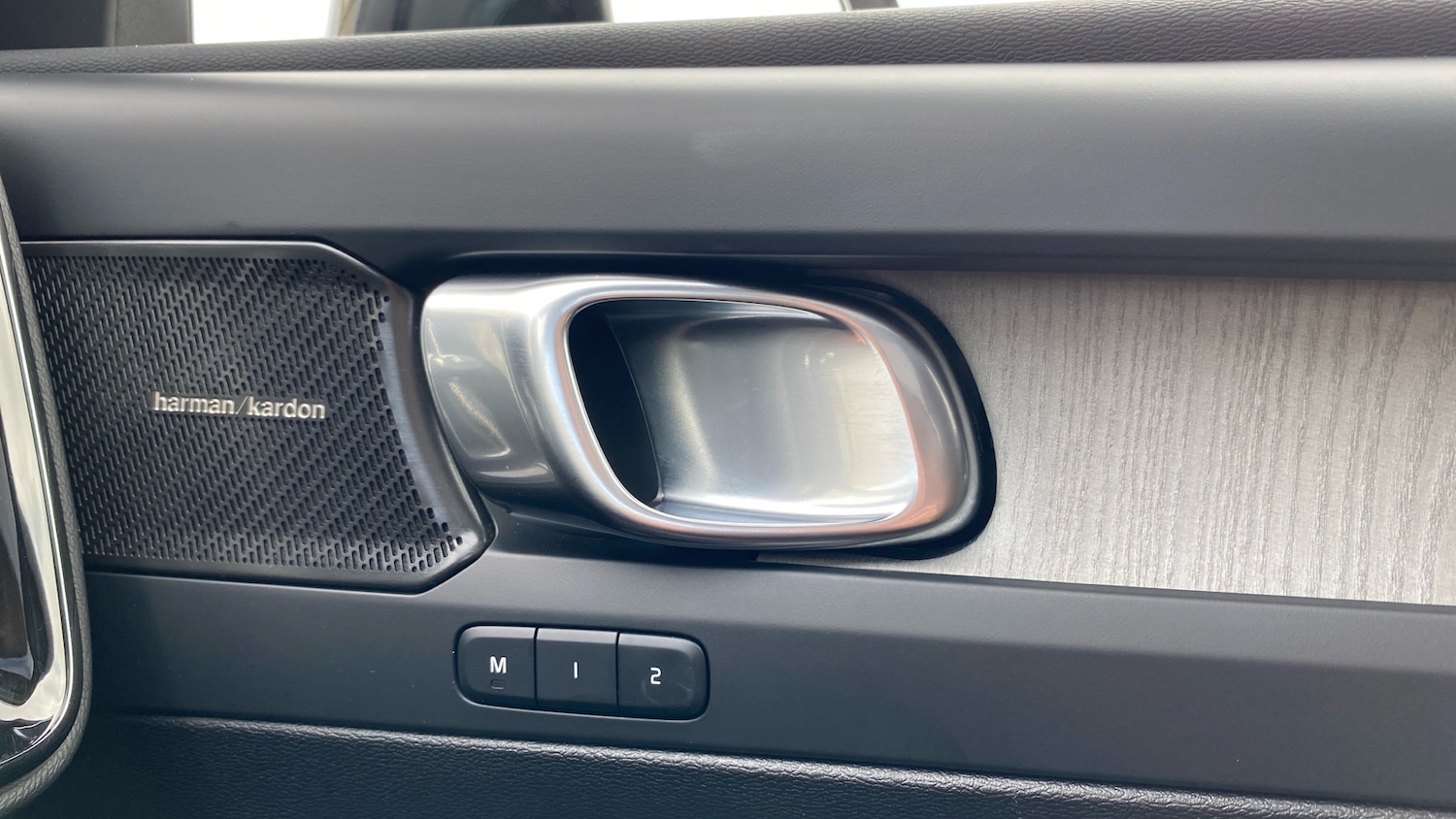 Used Volvo XC40 2025 for sale - 77069547: Photo 15