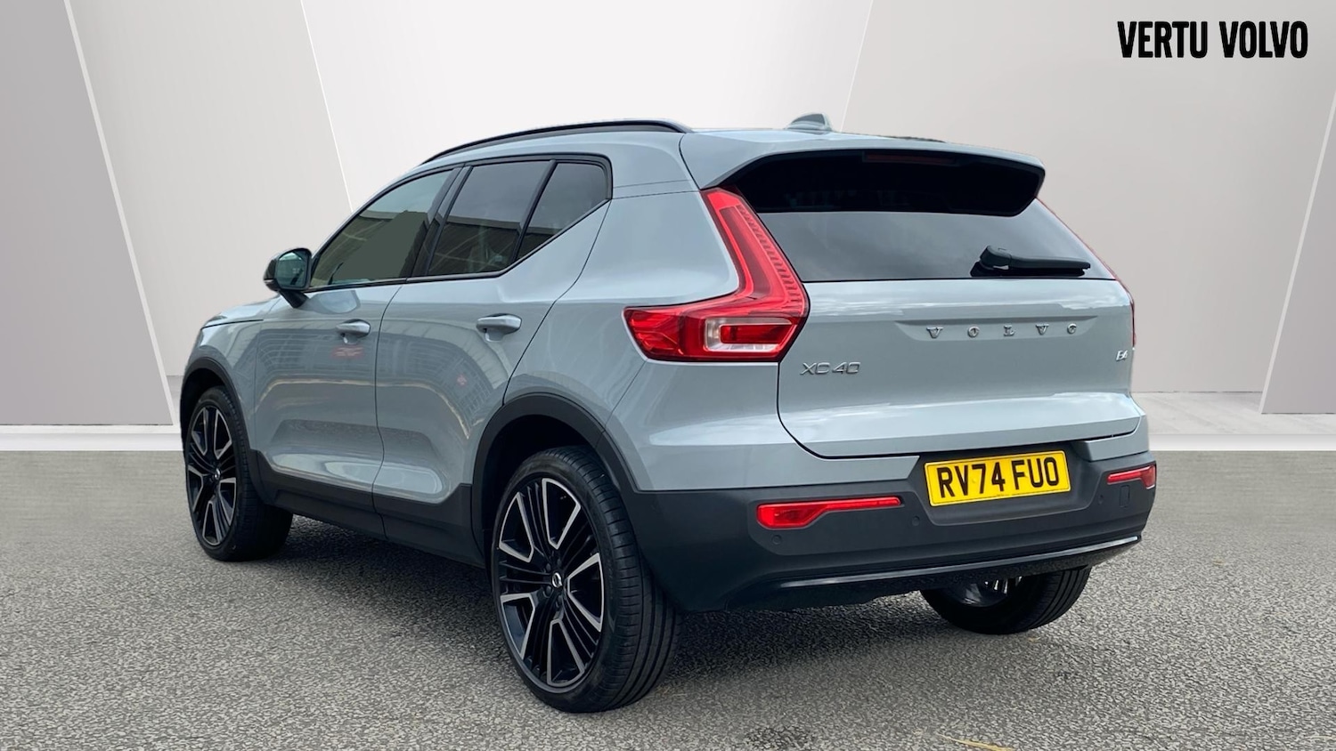 Used Volvo XC40 2025 for sale - 77069547: Photo 2