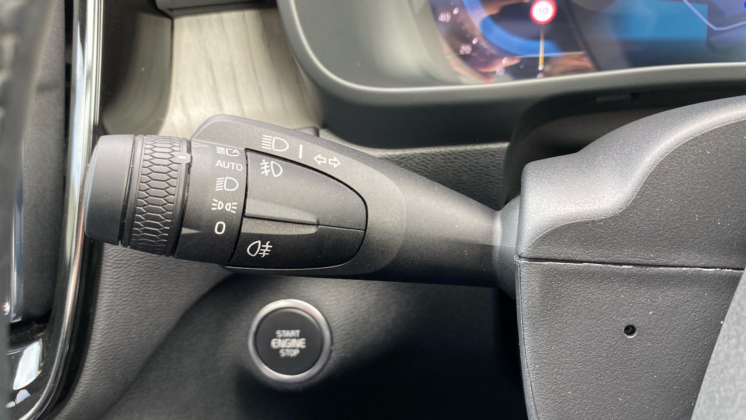 Used Volvo XC40 2025 for sale - 77069547: Photo 23